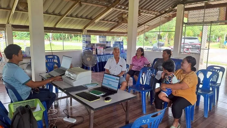 เกษตรอำเภอวังวิเศษ จังหวัดตรัง ลงพื้นที่ปรับปรุงทะเบียนเกษตรกร หมู่ที่ ๓ และหมู่ที่ ๗ ตำบลท่าสะบ้า