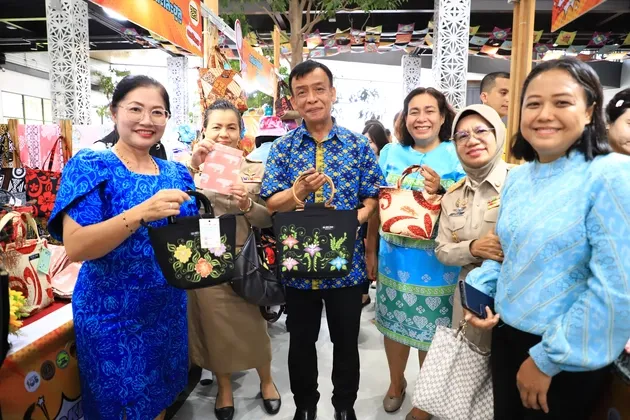 พาณิชย์ยะลาจัดงานใหญ่  "ปักหมุดชายแดนใต้ by พาณิชย์"  กระตุ้นเศรษฐกิจฐานราก