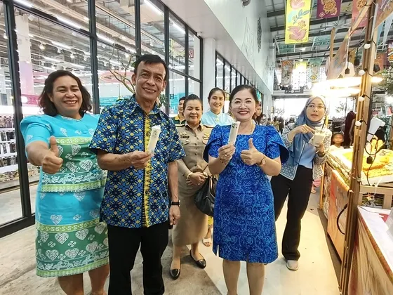 พาณิชย์ ๓ จังหวัดใต้ ยกทัพสินค้าเด่น ของดี อาหารรสเด็ด “ปักหมุดชายแดนใต้ by พาณิชย์”กระตุ้นเศรษฐกิจฐานรากในพื้นที่