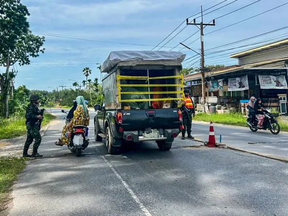 ฉก. พัน ร. ที่ ๑ ดูแลความปลอดภัยและอำนวยความสะดวกประชาชนบนท้องถนน