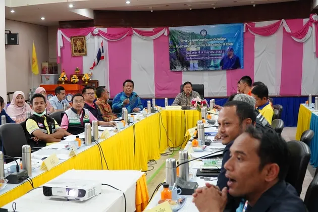 จังหวัดยะลา เดินหน้าร่วมบูรณาการเตรียมพร้อมรับมืออุทกภัย น้ำท่วม ในพื้นที่เทศบาลเมืองสะเตงนอก เน้นย้ำความสำคัญมาตรการเชิงป้องกัน พื้นที่น้ำท่วมซ้ำซาก การแจ้งเตือน อพยพช่วยเหลือ และความพร้อมของศูนย์พักพิง