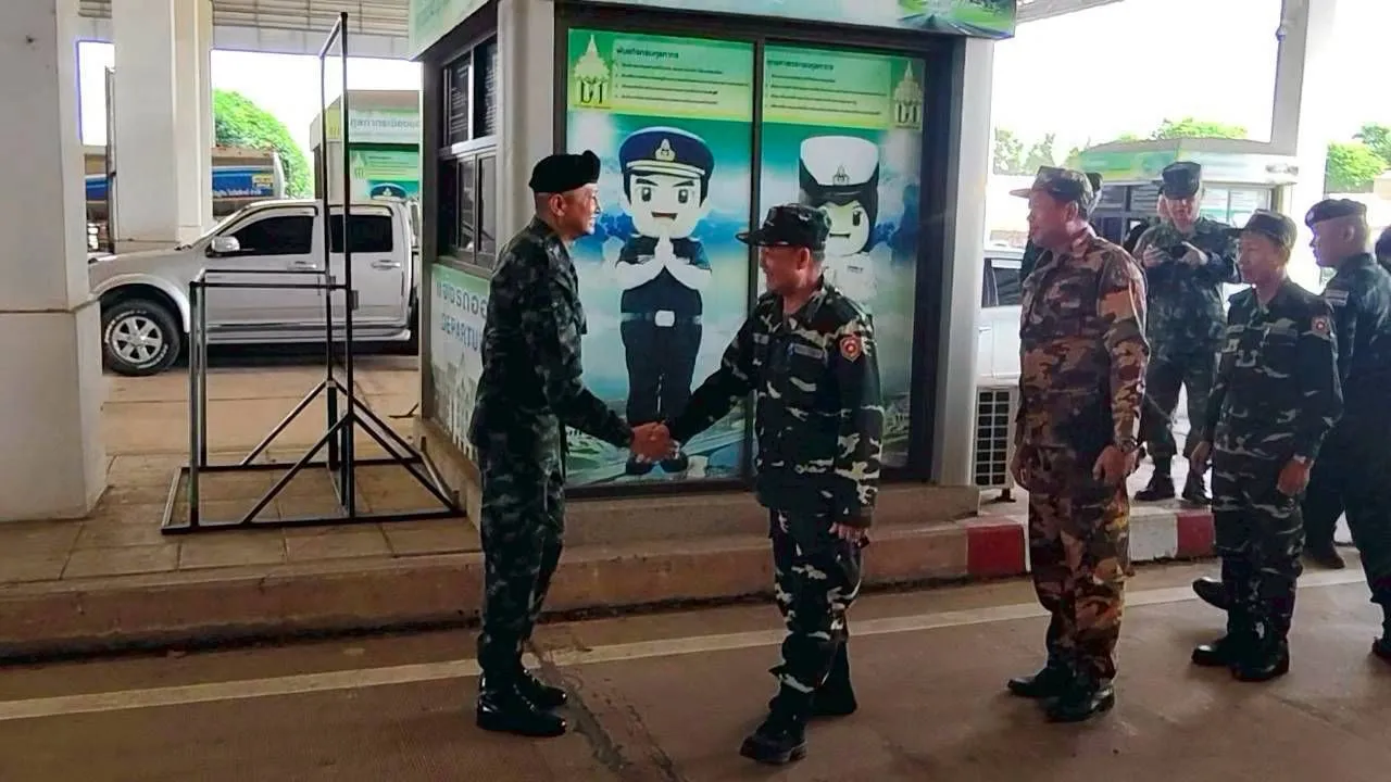 (มีคลิป) กกล.ผาเมือง จัดการลาดตระเวนร่วมทางน้ำตามลำแม่น้ำโขง อ.เชียงของ จ.เชียงราย