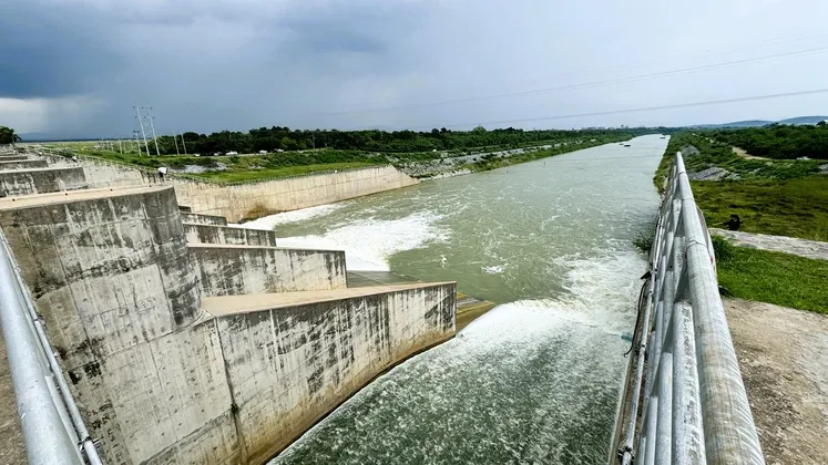 โครงการส่งน้ำและบำรุงรักษาป่าสักชลสิทธิ์ จะปรับลดการระบายน้ำ จากเดิม ๒๐๐ ลบ.ม./วินาที เป็น ๑๕๐ ลบ.ม./วินาที เป็นระยะเวลา ๓ วัน ตั้งแต่ วันที่ ๘-๑๐ กันยายน ๒๕๖๘ โดยทยอยปรับลดการระบายน้ำเป็นลำดับต่อไป