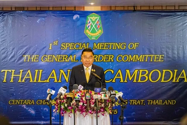 ไทย–กัมพูชา เดินหน้าคืนสันติภาพชายแดน ผลประชุม GBC สมัยพิเศษที่เกาะกง สรุป ๕ ประเด็นสำคัญ ตั้งแต่ถอนอาวุธ เก็บกู้ทุ่นระเบิด ปราบสแกมเมอร์ ไปจนถึงการจัดการพื้นที่พิพาท พล.อ.ณัฐพล ย้ำ สองประเทศต้องอยู่ร่วมกันด้วยสันติวิธี