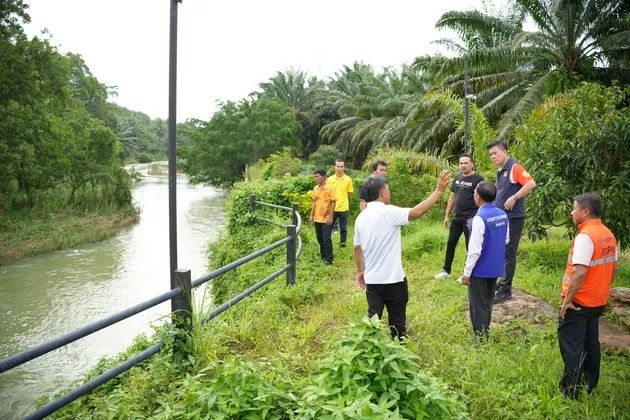 ผู้ว่าฯพังงา ลงตรวจพื้นที่อำเภอกะปง กำชับผู้นำท้องถิ่นท้องที่ เฝ้าระวังสถานการณ์น้ำและดินสไลด์ พร้อมช่วยเหลือประชาชนทันทีหากเกิดเหตุ