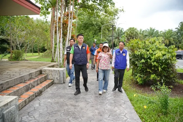 ผู้ว่าฯพังงา เยี่ยมชมบ่อน้ำพุร้อนรมณีย์ แหล่งท่องเที่ยวในอำเภอกะปง