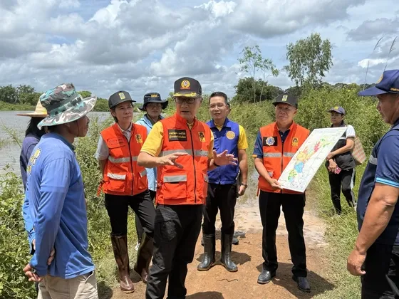 ยโสธรตั้งรับภาวะน้ำล้นตลิ่ง ผู้ว่าฯ นำทีมลงพื้นที่ สั่งเตรียมพร้อมหลังพบน้ำชีสูงขึ้นเร็วผิดปกติ