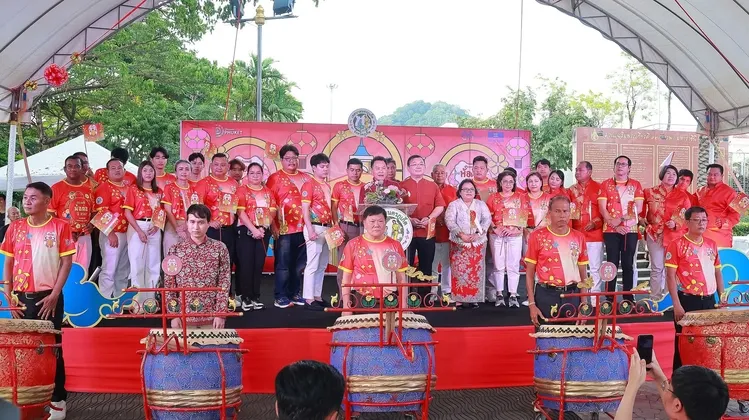 เทศบาลนครภูเก็ต เปิดงานประเพณีพ้อต่อ ศาลเจ้าเซงเต๊กเบ๋วกวนอิมไต่ซื่อ(ผ้อต่อก้งบางเหนียว) ประจำปี ๒๕๖๘ อย่างยิ่งใหญ่ใจ