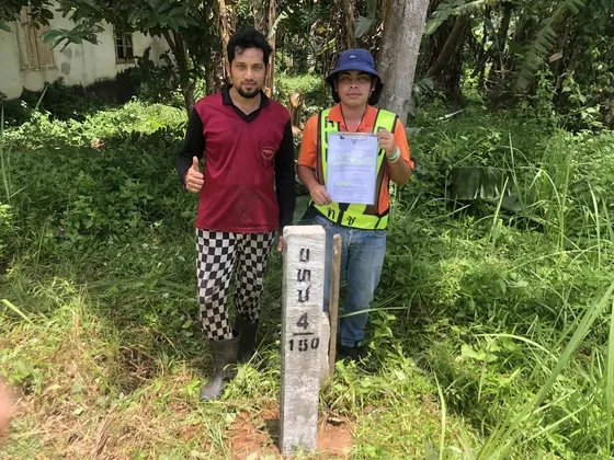 แขวงทางหลวงชนบทตรัง ดำเนินการระวังชี้แนวเขตทางหลวงชนบท บนถนน สาย ตง.๓๐๐๕ บ.บางหมาก