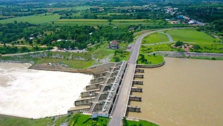 เขื่อนเจ้าพระยา ปรับเพิ่มการระบายน้ำท้ายเขื่อนเป็น ๑,๙๕๐ ลูกบาศก์เมตรต่อวินาที หลังปริมาณน้ำเหนือเขื่อนเพิ่มสูงขึ้นต่อเนื่อง