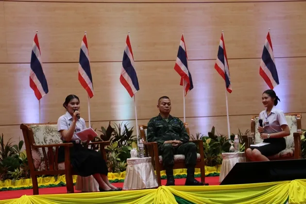 แม่ทัพภาคที่ ๒ ปลูกฝังจิตสำนึกความรักชาติให้แก่นักเรียน นักศึกษา ที่จังหวัดอุดรธานี