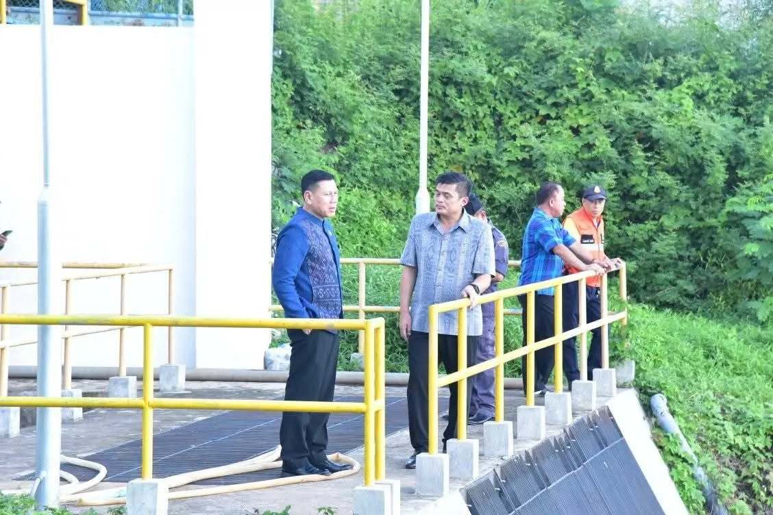 ผู้ว่าฯมุกดาหาร เร่งแก้ปัญหาน้ำประปาขาดแคลน หลังเครื่องสูบน้ำชำรุด