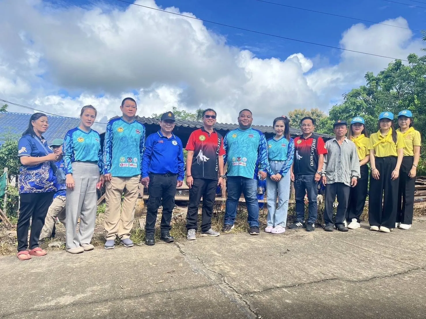 (มีคลิป) ต.เชียงดาวที่สุด รวมใจคนเป็นร้อย ช่วยกันปรับปรุงบ้านเสร็จภายในวันเดียว