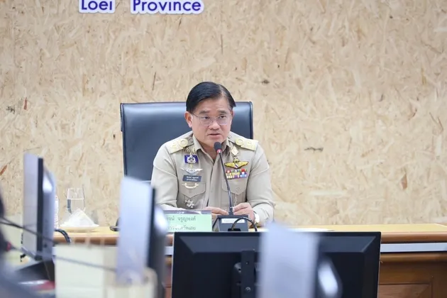 ผู้ว่าฯ เลย สั่งเข้มรับมืออุทกภัย นำทีมประชุมป้องกันน้ำท่วม ย้ำเตรียมพร้อม ศูนย์อพยพ–ระบบแจ้งเตือนภัย บริหารจัดการน้ำ–ลดกักเก็บอ่างไม่เกิน ๖๐% ป้องกันน้ำล้นตลิ่ง