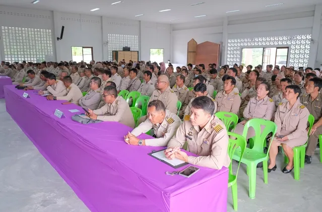 อำเภอเบตงย้ำกำนัน ผู้ใหญ่บ้าน เตรียมความพร้อมรับสถานการณ์อุทกภัยและดินถล่มอาจจะเกิดขึ้นในช่วงปลายปีนี้ ป้องกันความสูญเสียและบรรเทาความเดือดร้อนของประชาชน