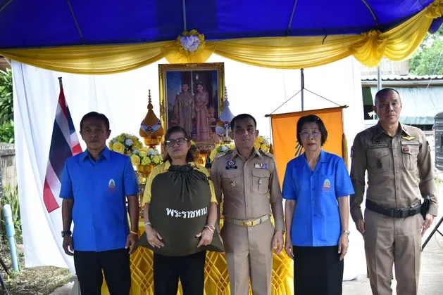 มูลนิธิราชประชานุเคราะห์ ในพระบรมราชูปถัมภ์ เชิญสิ่งของพระราชทานมอบแก่ประชาชนผู้ประสบอัคคีภัย ในพื้นที่อำเภอแม่ทะ จังหวัดลำปาง